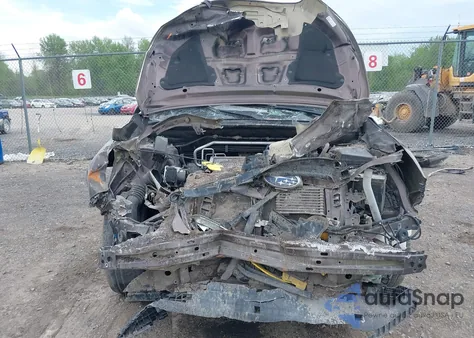 2019 Subaru Ascent Premium z USA, uszkodzony, nr VIN 4S4WMAFD6K3431745